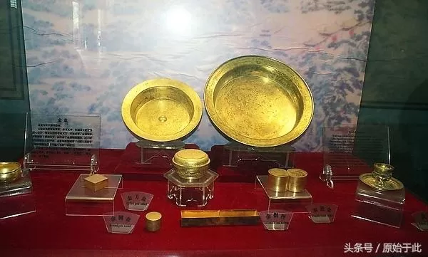 這個皇陵據說葬在北邙山。根據歷史資料記載,邙山並不是所有地方都是風水寶地