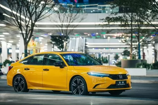 一的銷量,可是跌幅卻是房車領域裡面最大的。近兩年,車企也推出了琳琅滿目的