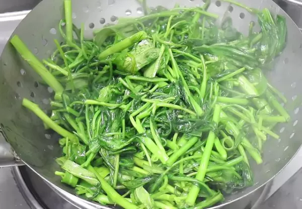 點,少吃辛辣食物,多吃些應季的蔬菜。建議大家多吃這「3寶」蔬菜,營養豐富